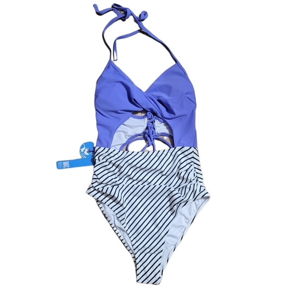 Cupshe Alana Striped Twist Halter One-Piece Swimsuit - Picture 4 of 9